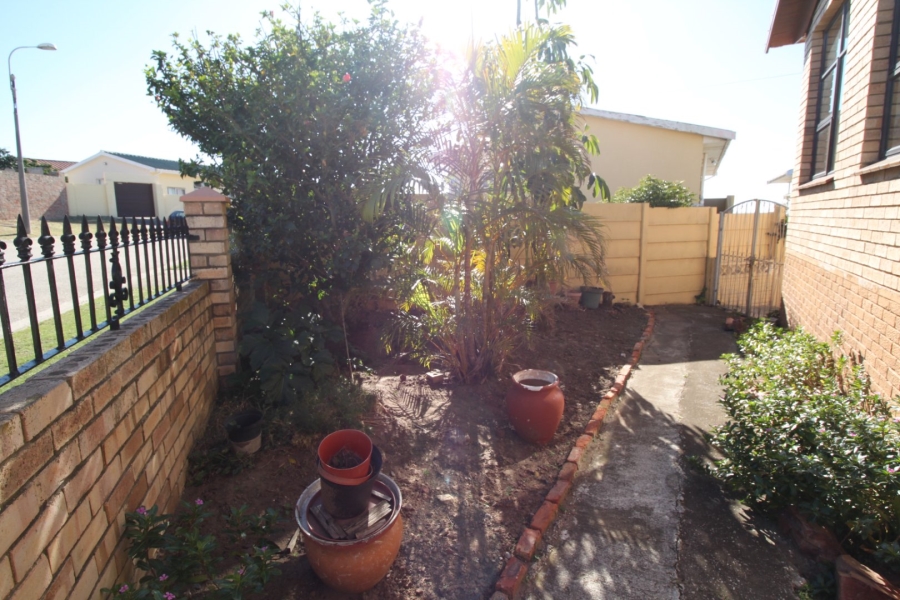 3 Bedroom Property for Sale in Parkside Eastern Cape